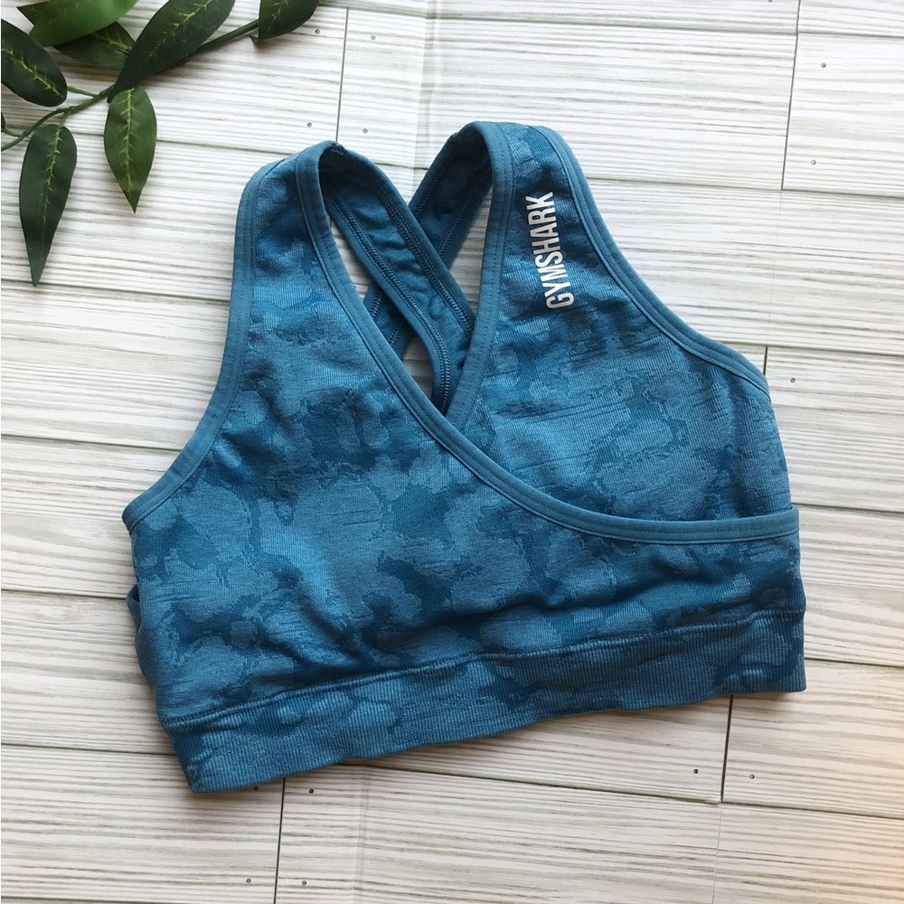 Gymshark adapt seamless sports bra in blue. Criss cross back. Size S